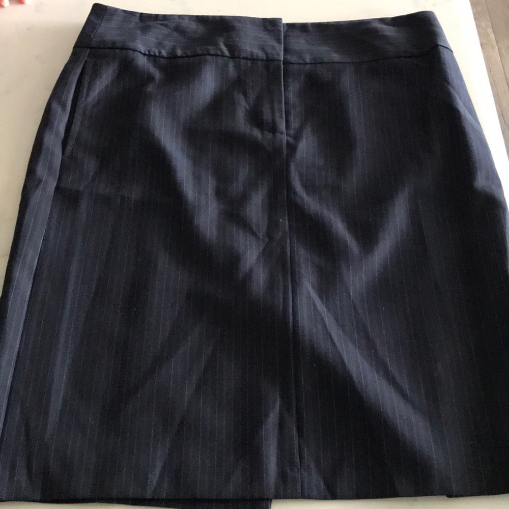 Suit skirt, size 6